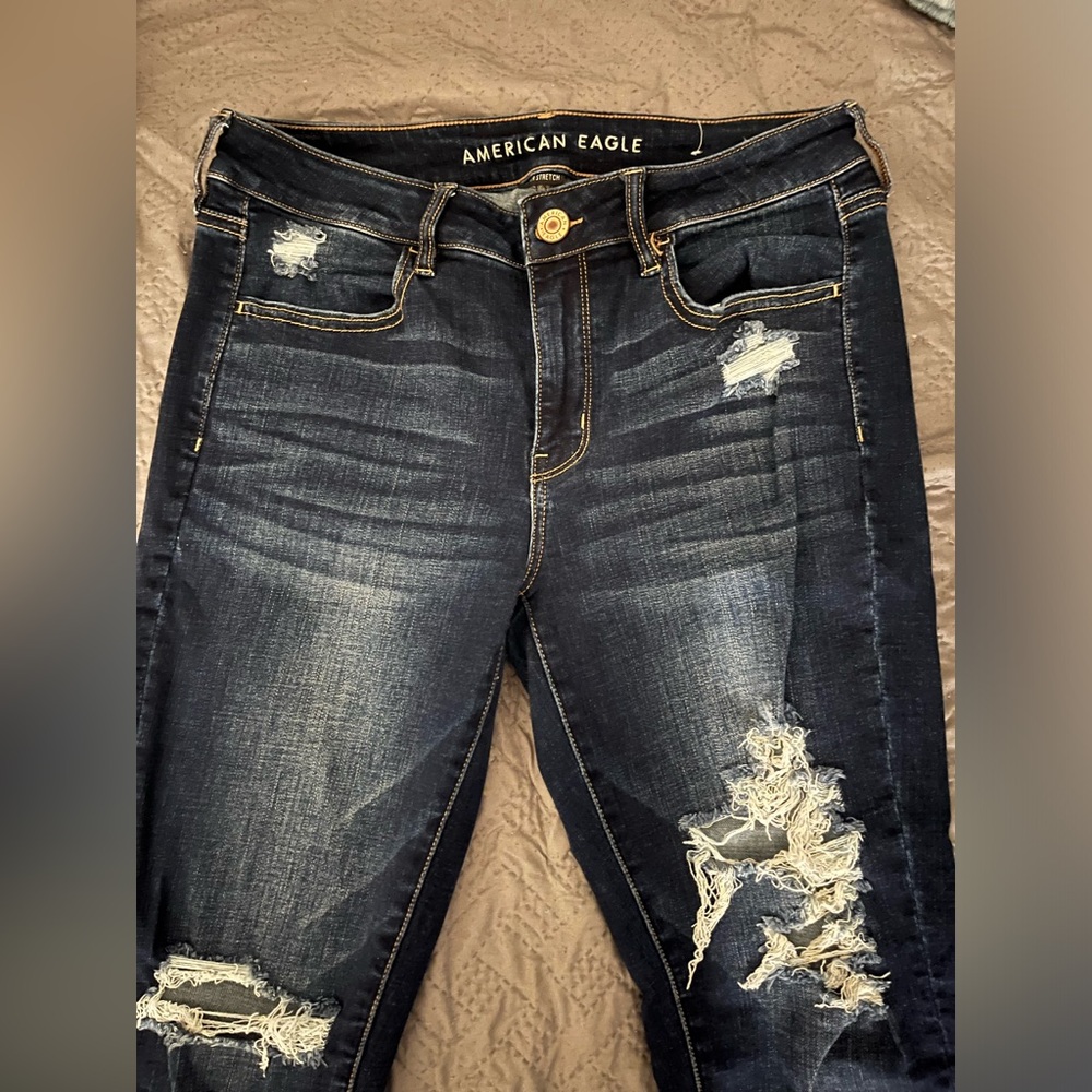 AMERICAN EAGLE JEANS